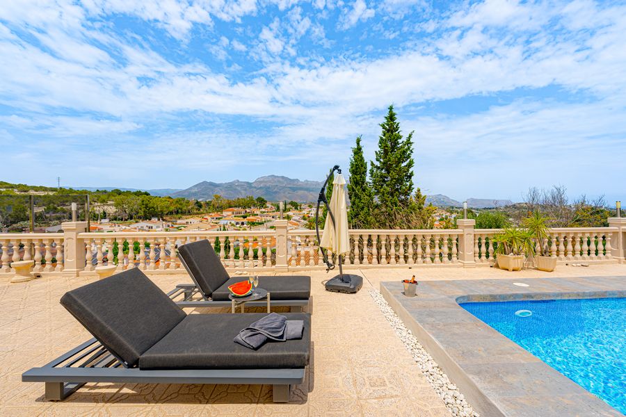 Pool & Terraces — Casa Rasolera
